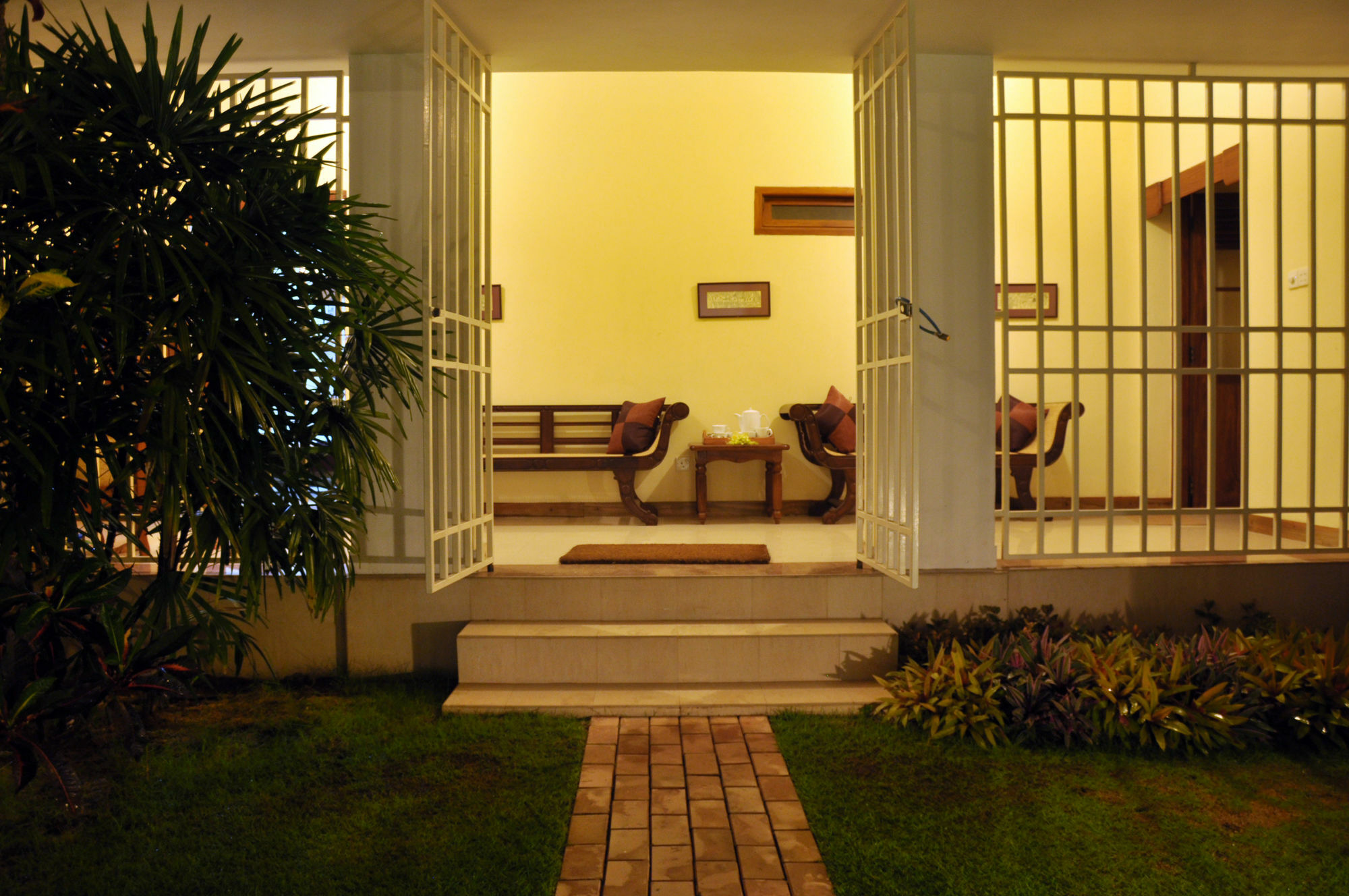 Serene Villa Ratnapura Exteriör bild