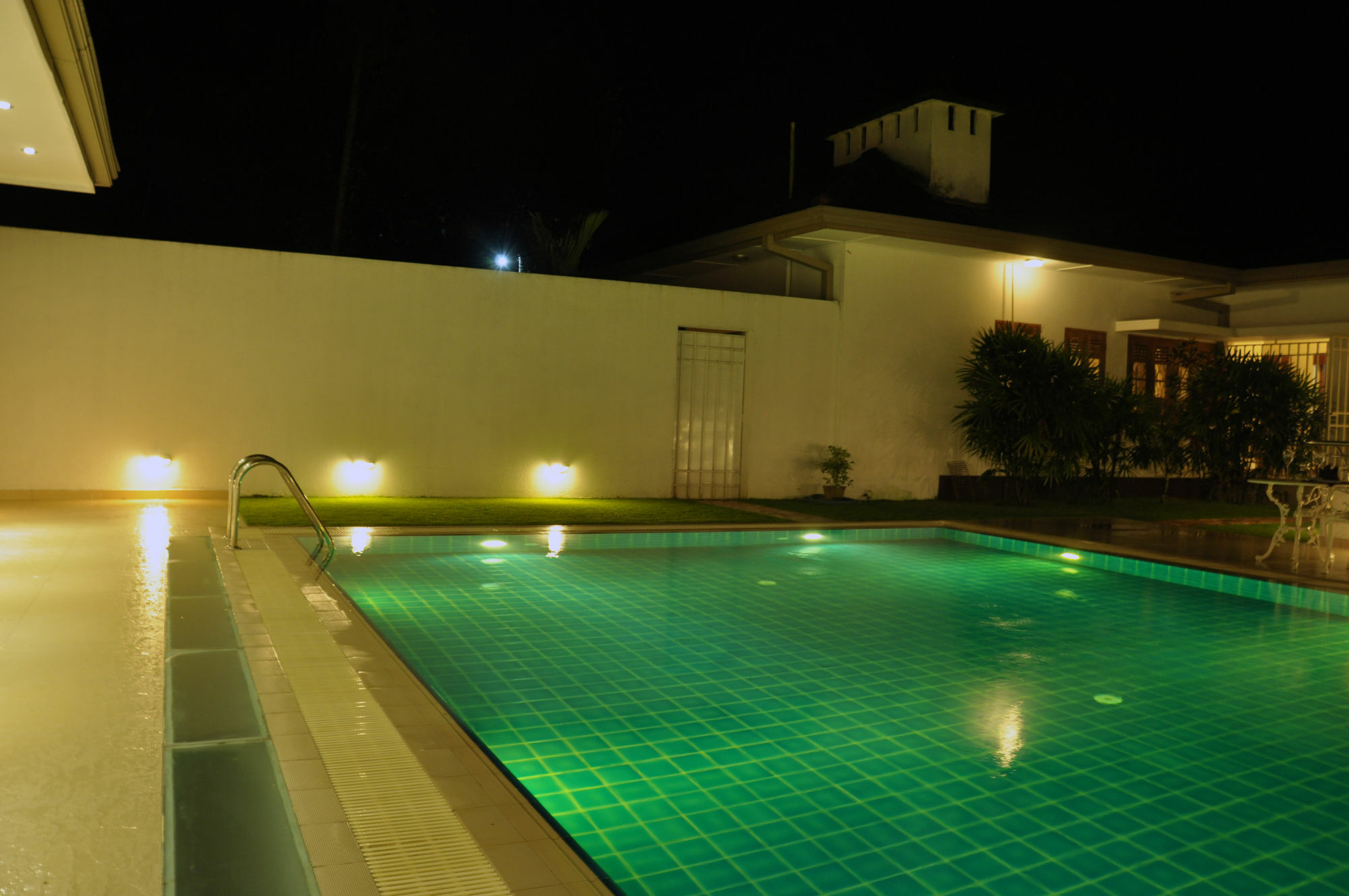 Serene Villa Ratnapura Exteriör bild